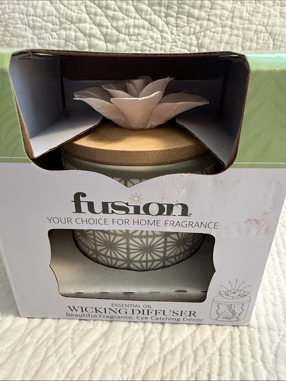 Fusion White Floral Essential Oil Wicking Diffuser